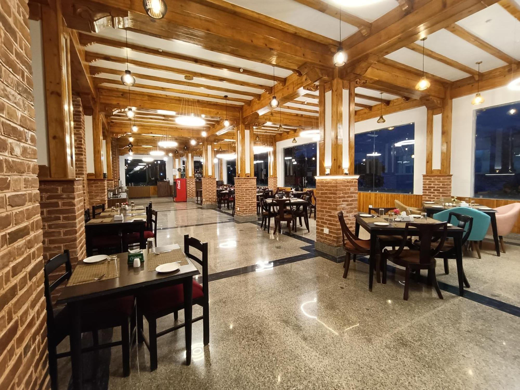 Hotel Chautari Pvt Ltd นาการ์ก็อต ภายนอก รูปภาพ