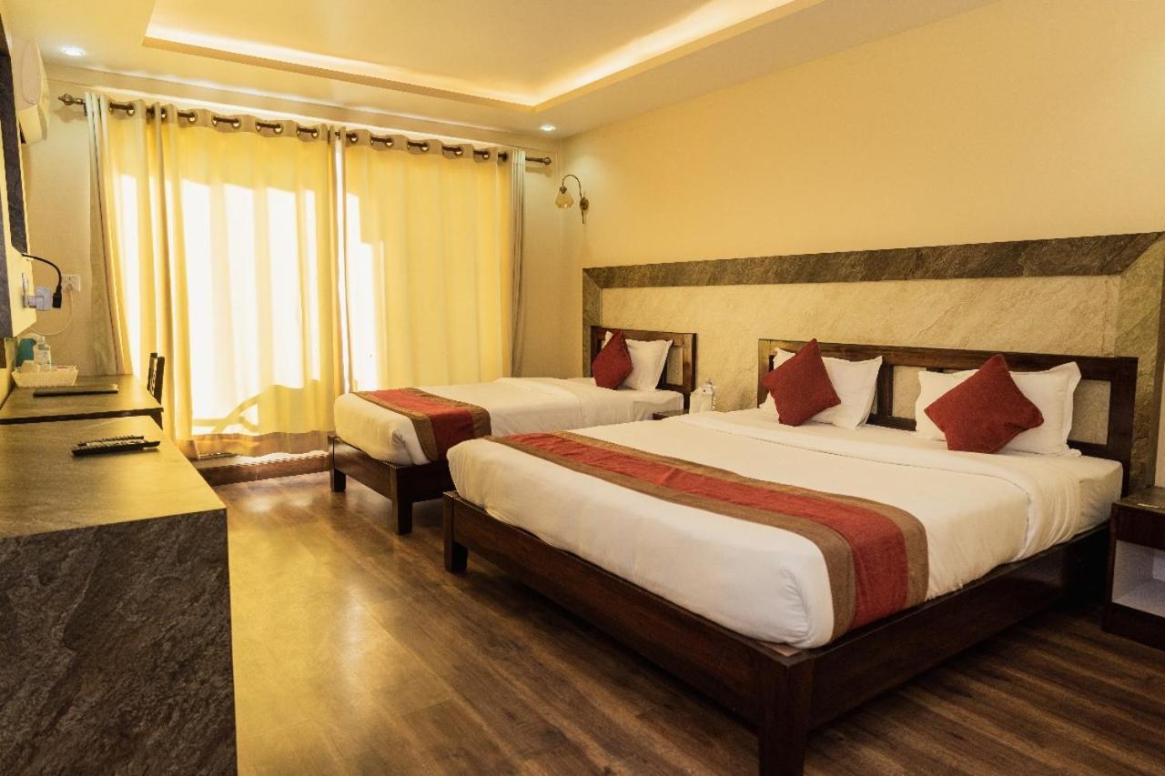 Hotel Chautari Pvt Ltd นาการ์ก็อต ภายนอก รูปภาพ